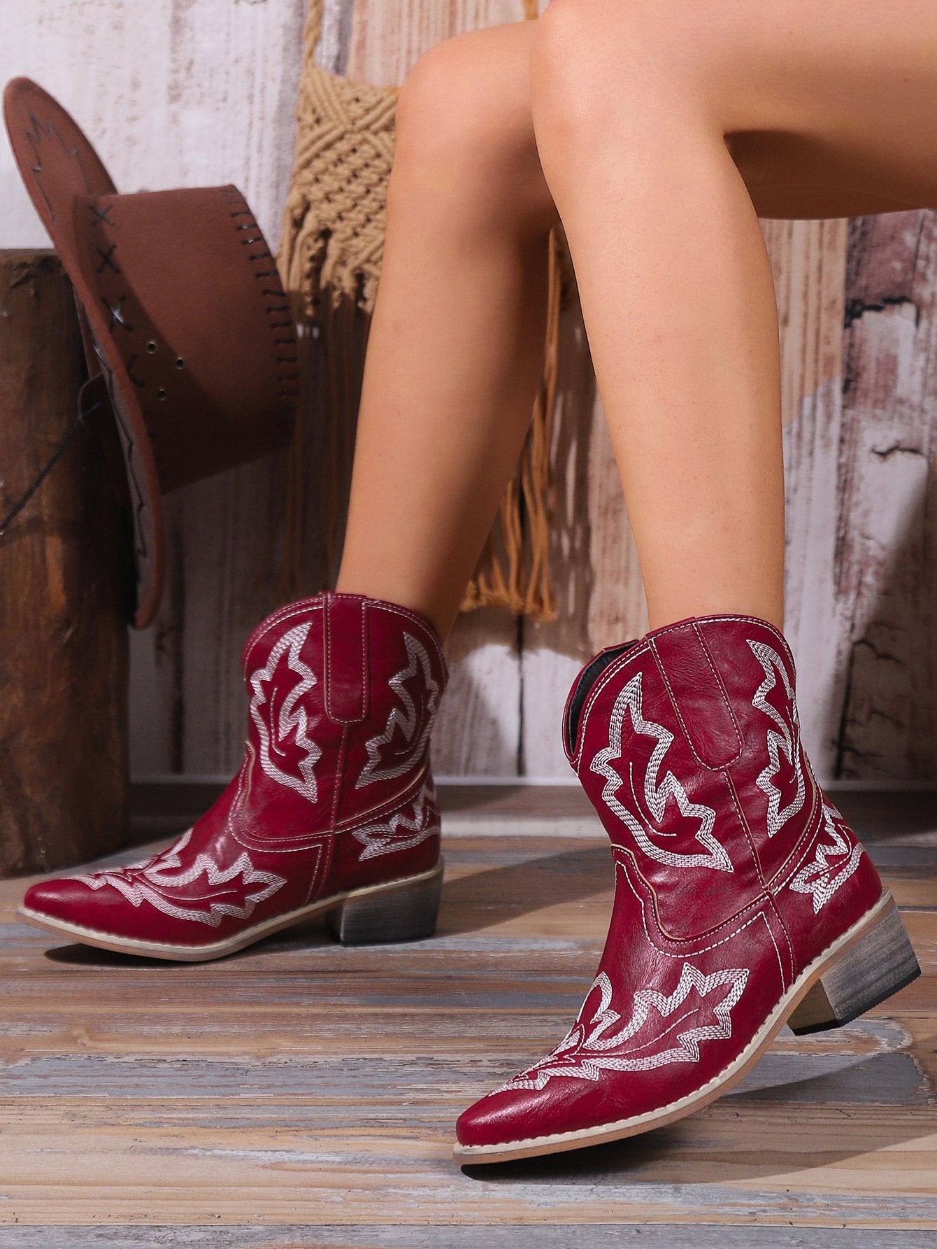 Women Pointed Toe Cowgirl Boots