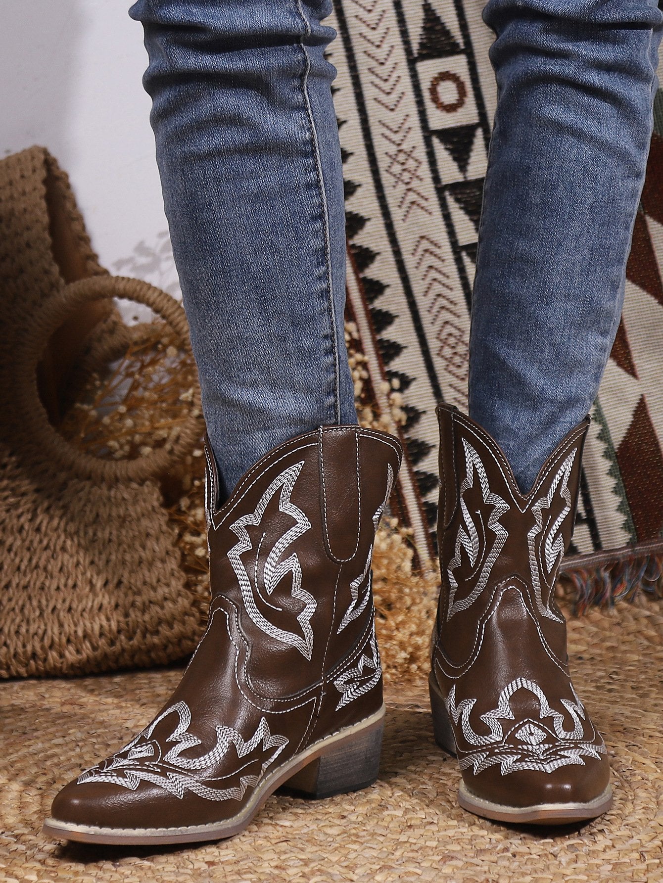 Women Pointed Toe Cowgirl Boots