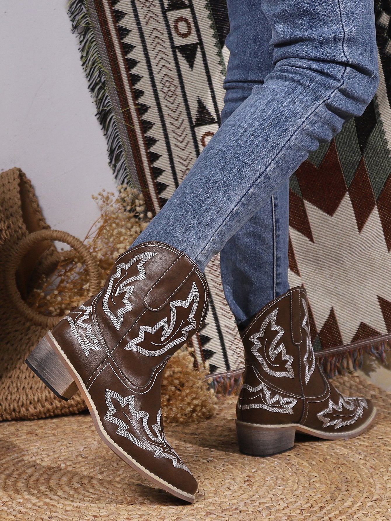 Women Pointed Toe Cowgirl Boots