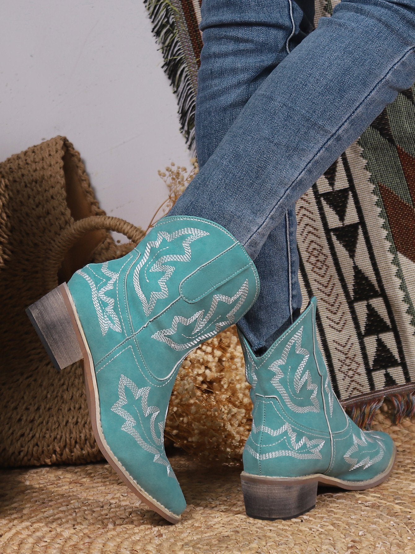 Women Pointed Toe Cowgirl Boots