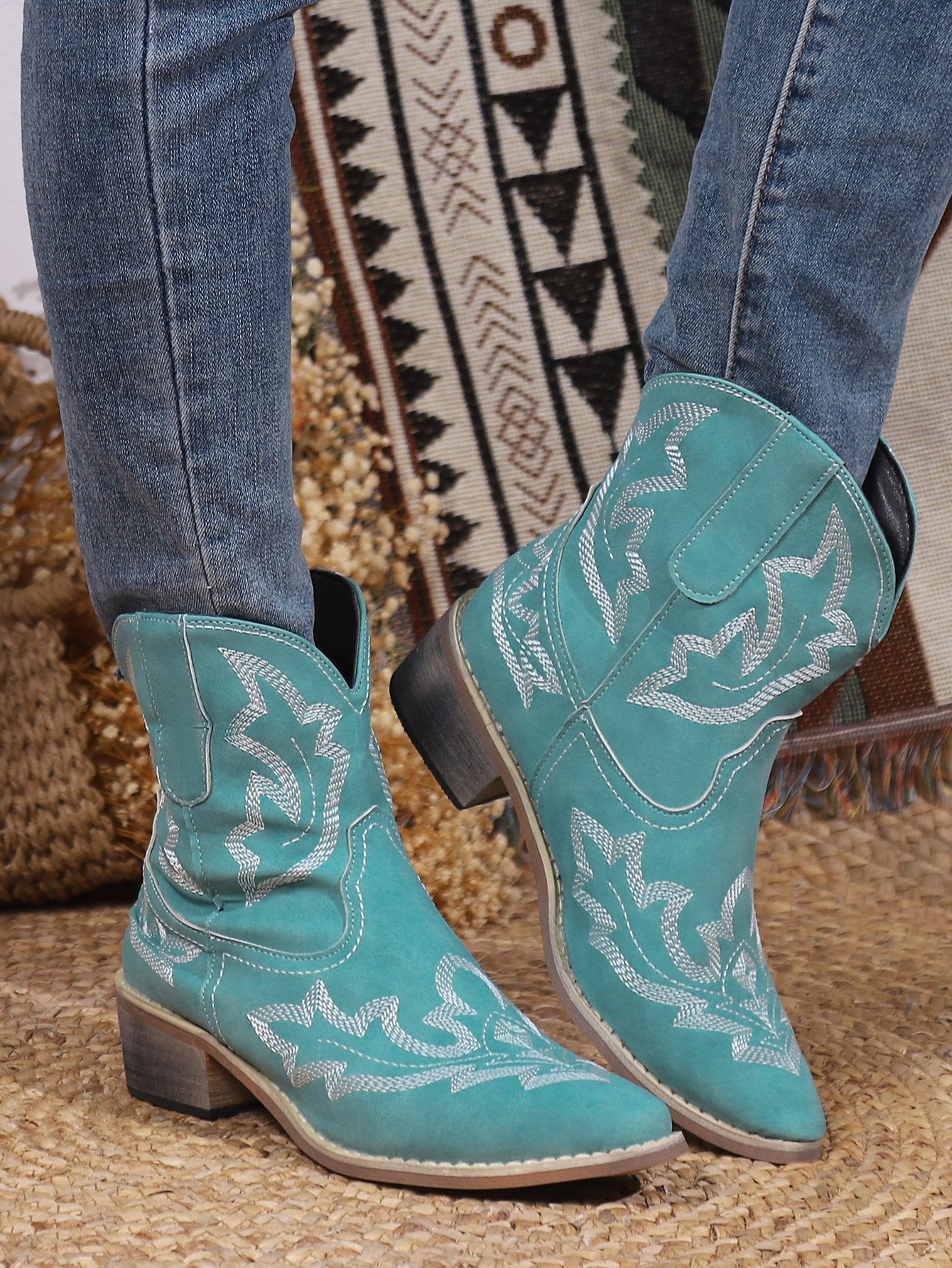 Women Pointed Toe Cowgirl Boots