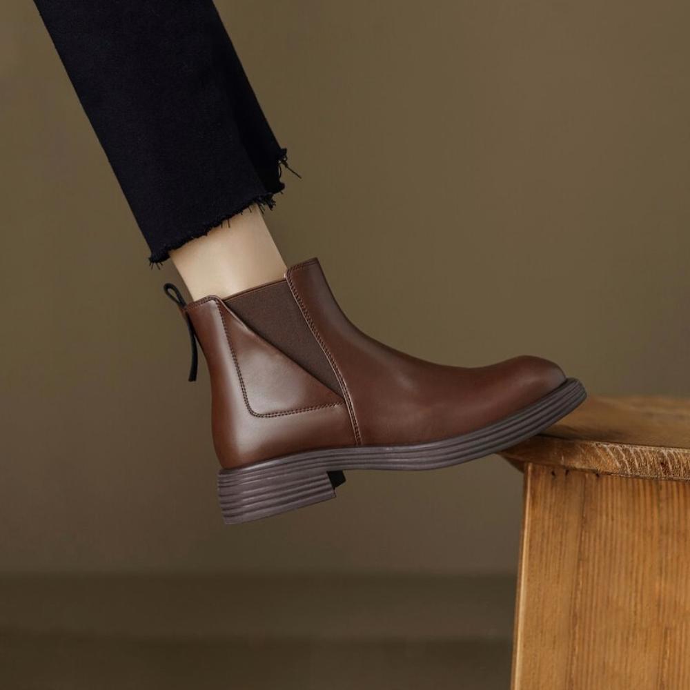 Comfortable One Piece Upper Round Toe Martin Boots